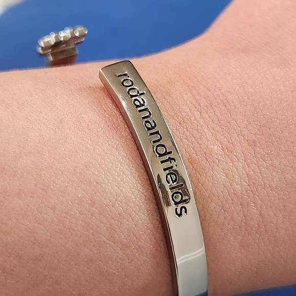 Rodan + Fields Minimalist Rhinestone Hashtag Thin Silver Cuff Bracelet - Picture 1 of 4